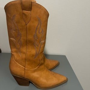 Asha by Billini SZ 8 Tan